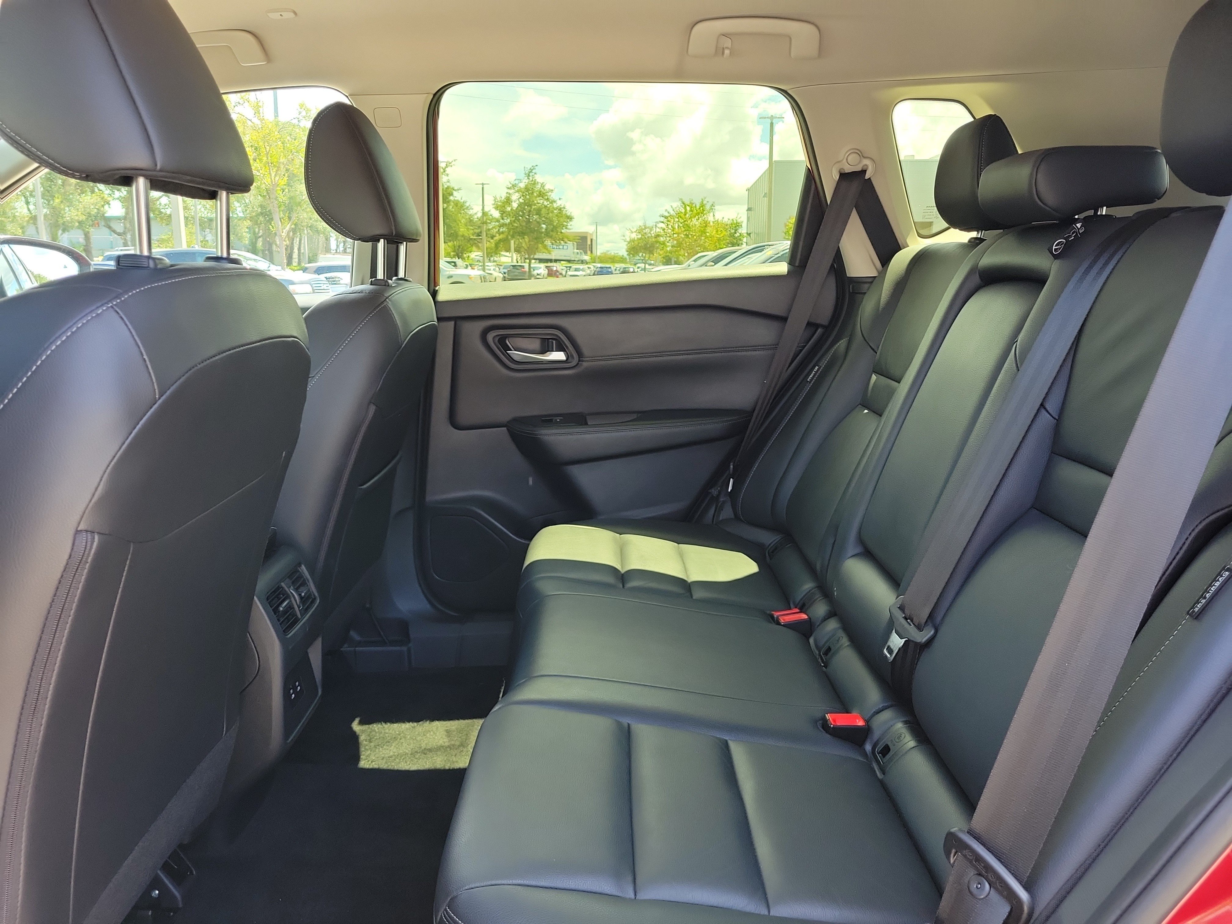 Certified 2025 Nissan Rogue SL FWD image 19
