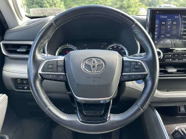 Used 2021 Toyota Highlander Limited AWD/4WD image 8