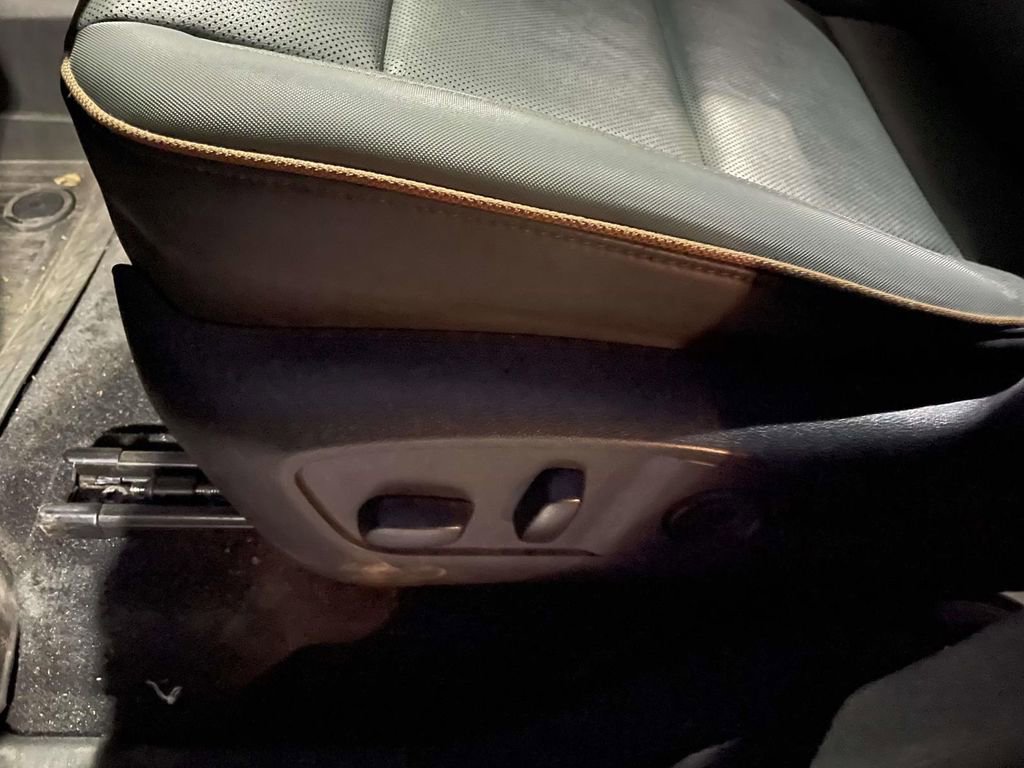 Used 2024 GMC Acadia AT4 w/ Luxury Package image 29