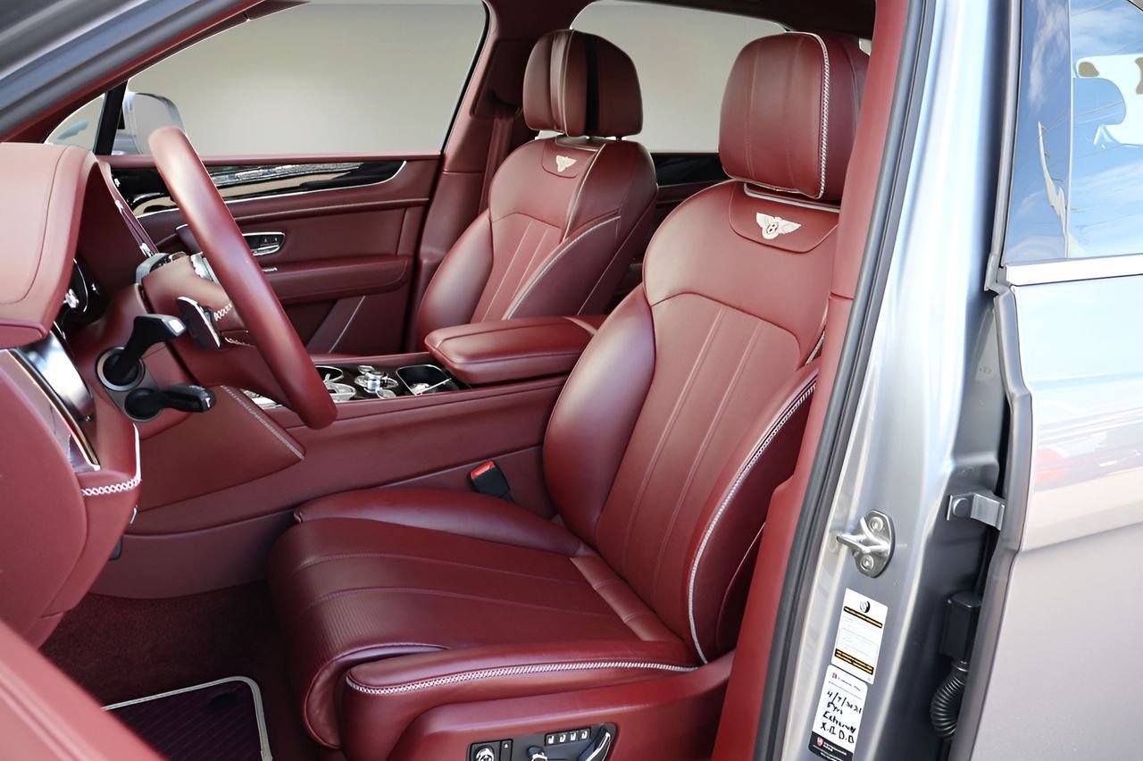 Used 2020 Bentley Bentayga AWD/4WD image 14