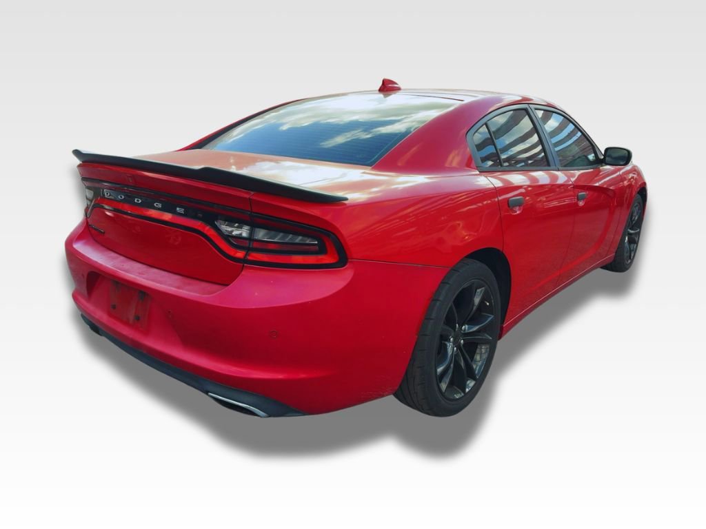 Used 2016 Dodge Charger SXT RWD image 4