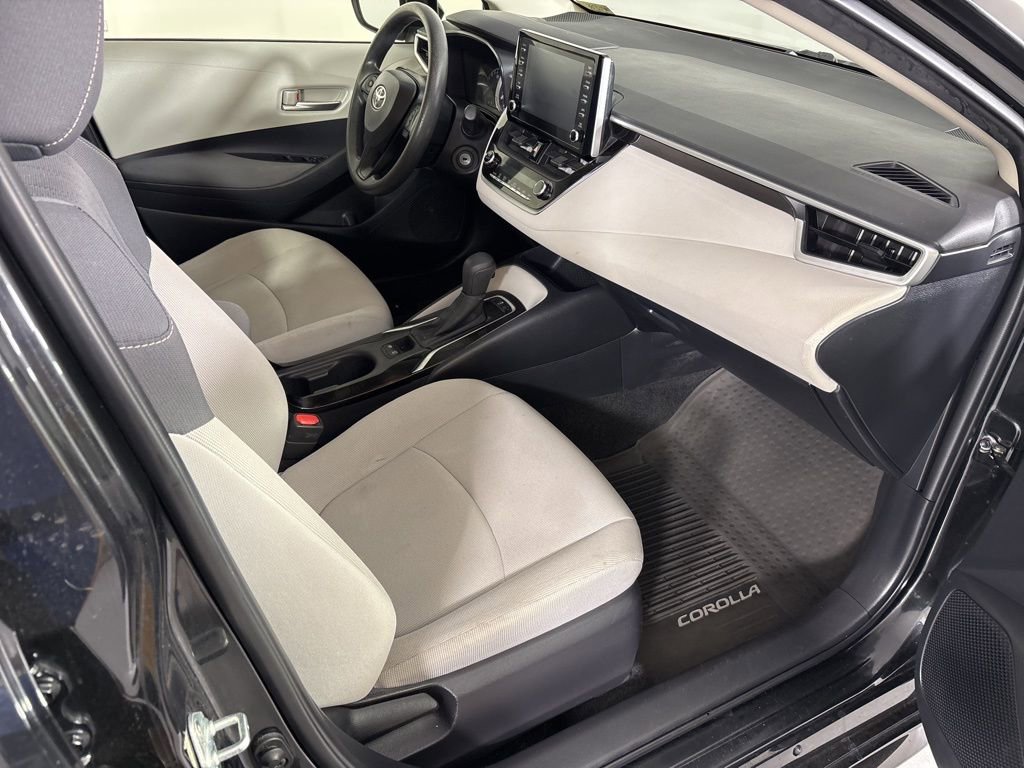 Used 2020 Toyota Corolla LE FWD image 19
