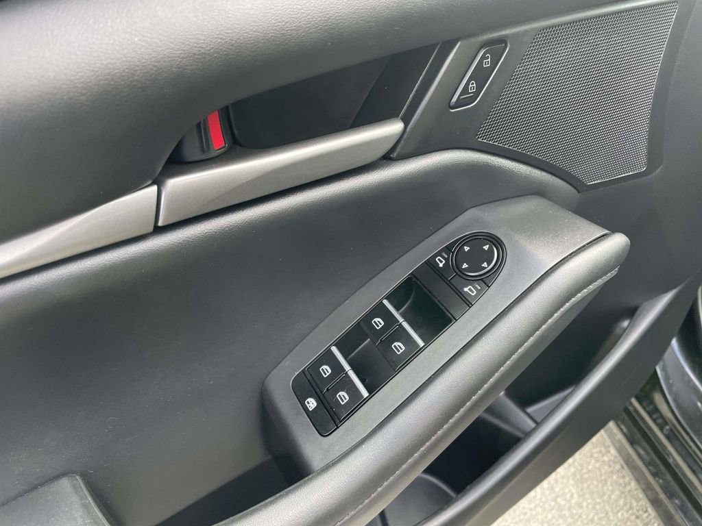 Used 2021 MAZDA MAZDA3 s image 27