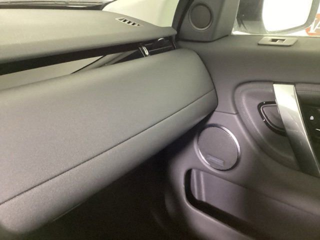 Certified 2025 Land Rover Discovery Sport S image 19
