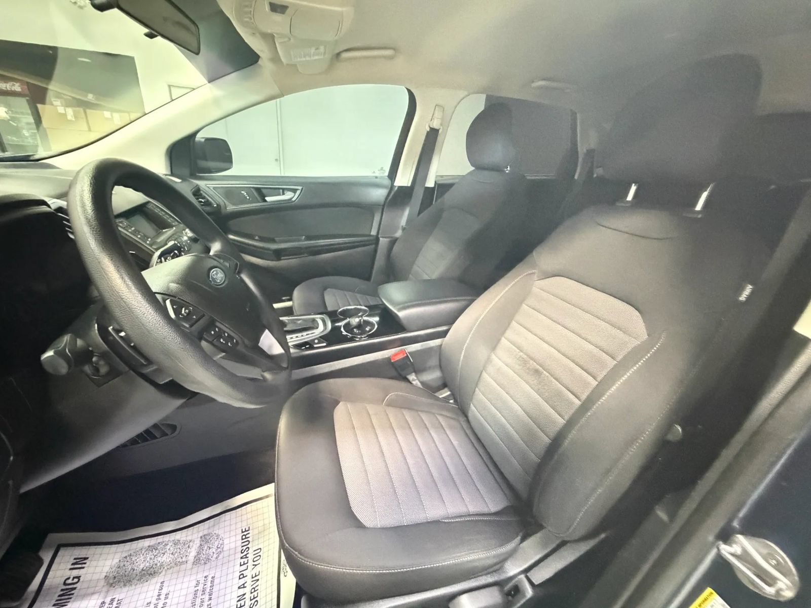 Used 2018 Ford Edge SE FWD image 36