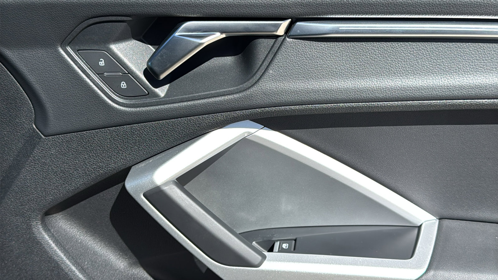 Used 2025 Audi Q3 2.0T Premium Plus w/ Premium Plus Package image 31