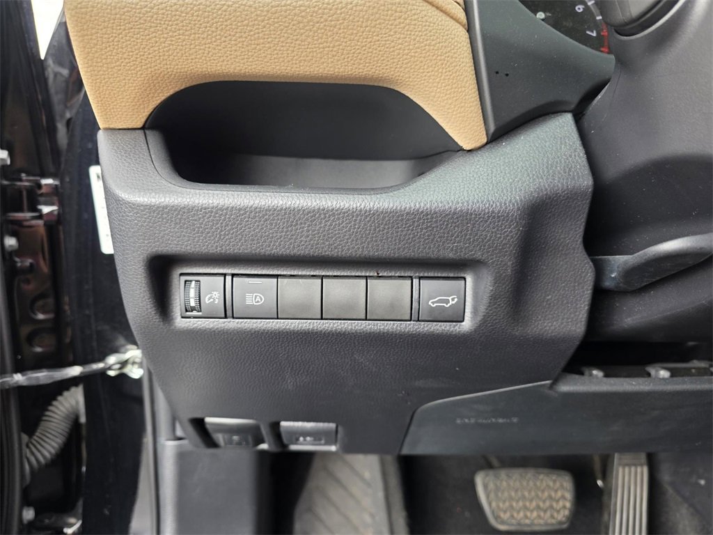 Used 2020 Toyota RAV4 XLE Premium image 14