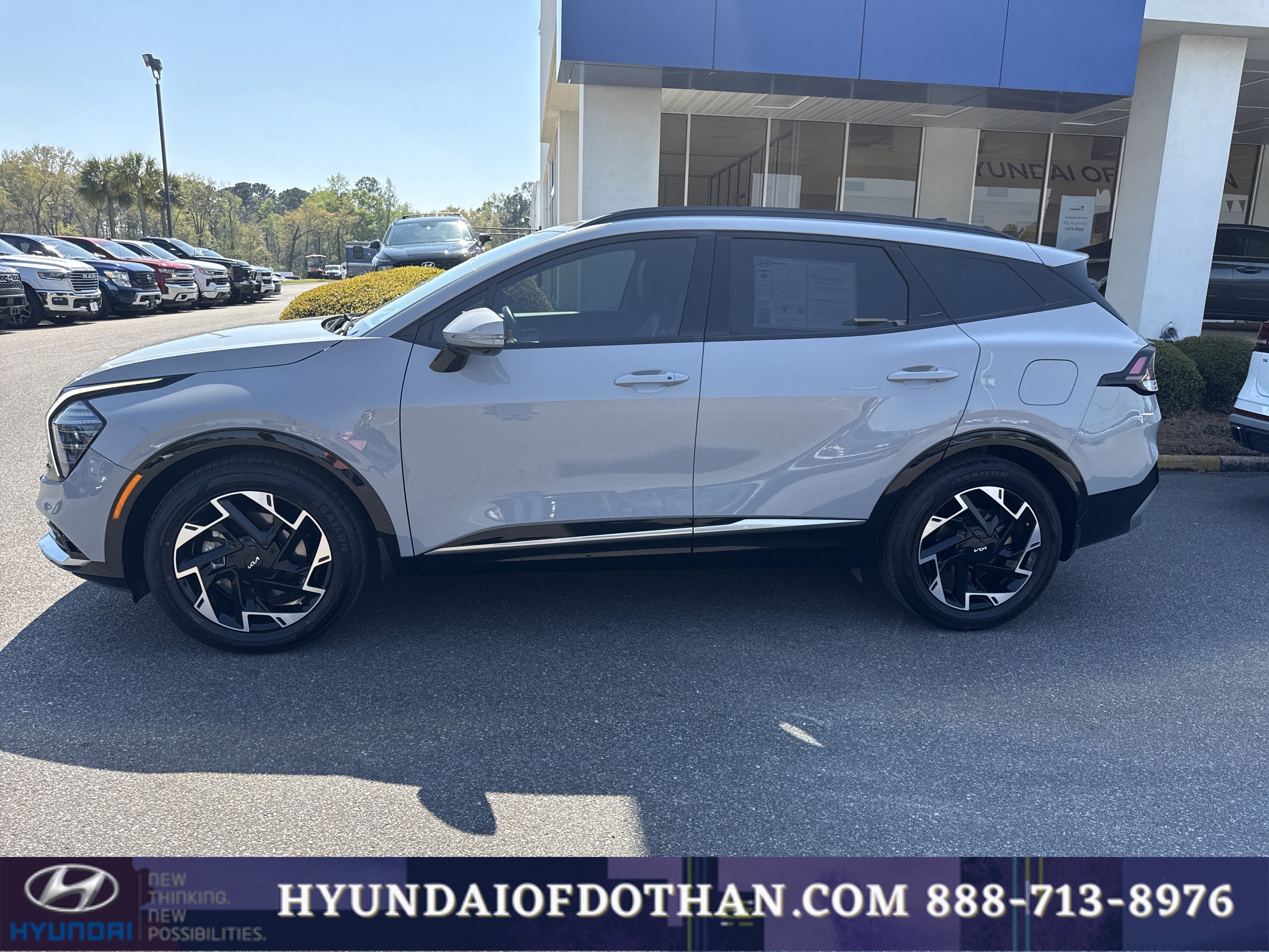 Used 2024 Kia Sportage SX image 2