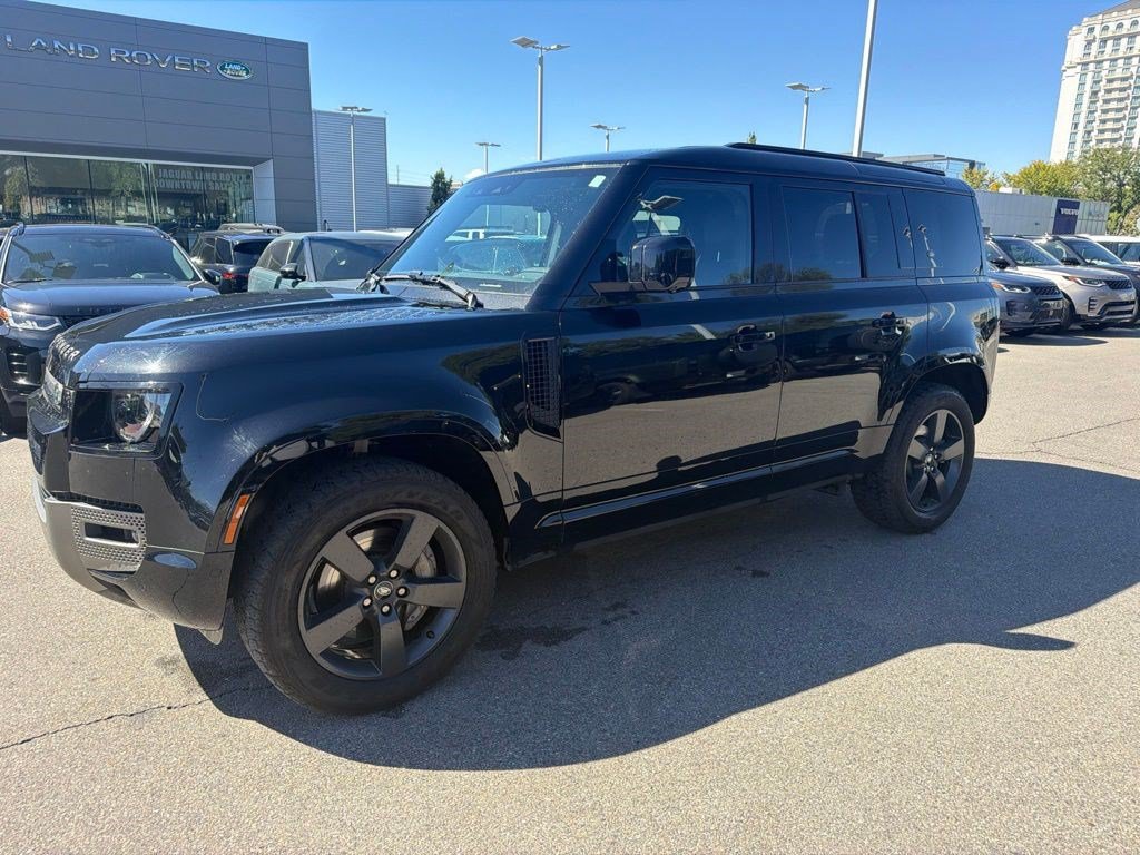 Used 2024 Land Rover Defender 110 X-Dynamic SE AWD/4WD image 5