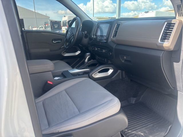 Used 2022 Nissan Frontier SV image 12