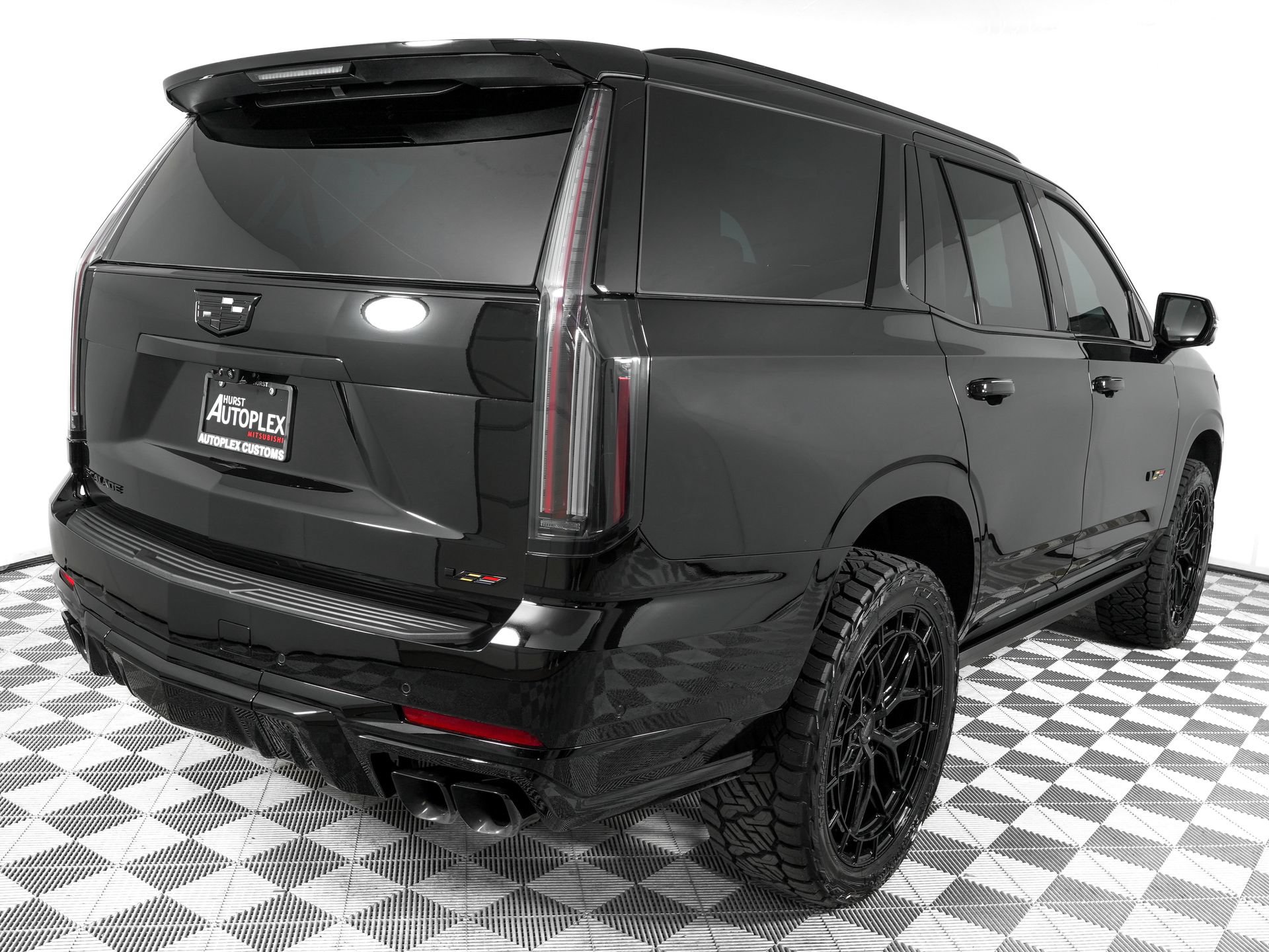 Used 2026 Cadillac Escalade V w/ LPO, ONYX Package AWD/4WD image 5