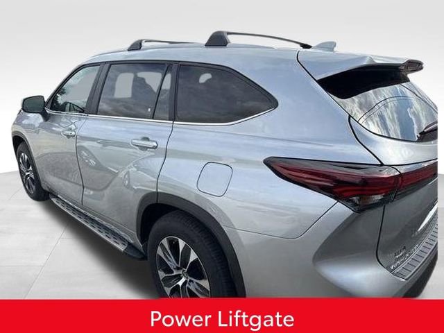 Used 2025 Toyota Highlander XLE image 13