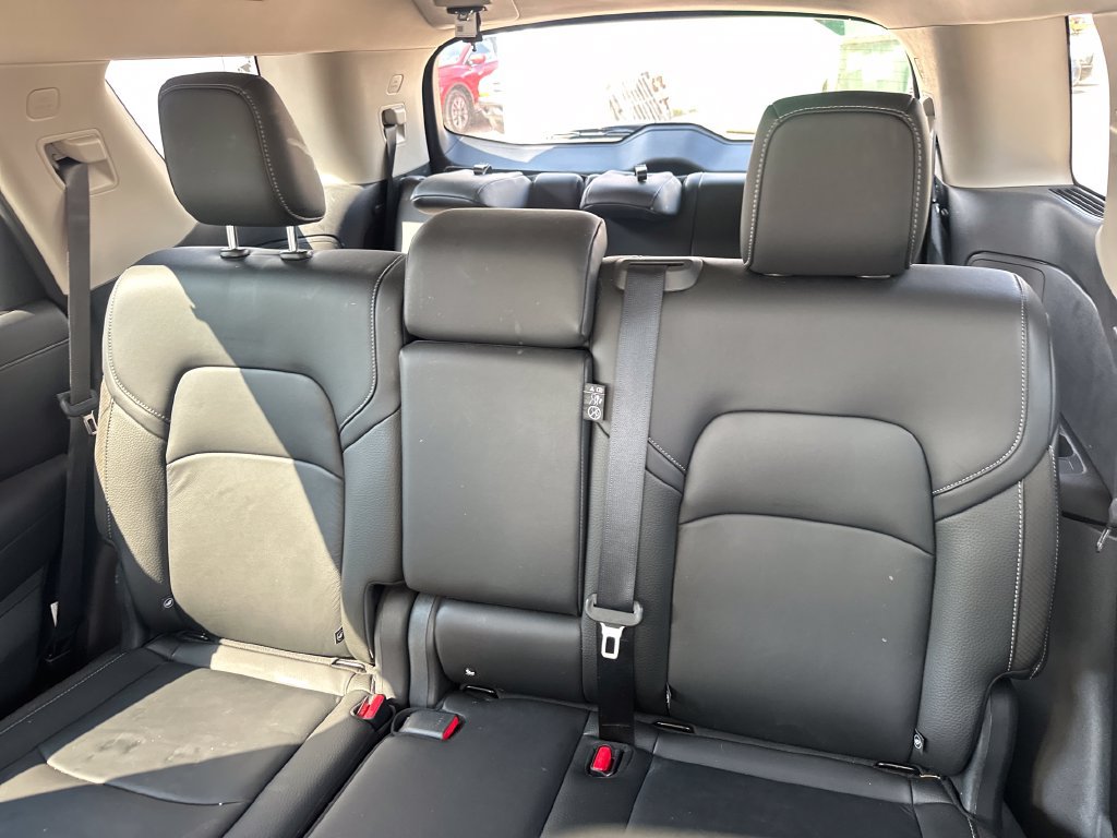 Used 2025 Nissan Pathfinder SL FWD image 47