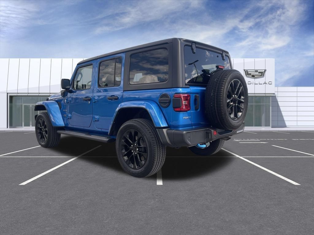 Used 2023 Jeep Wrangler Unlimited Sahara w/ Cold Weather Group AWD/4WD image 6