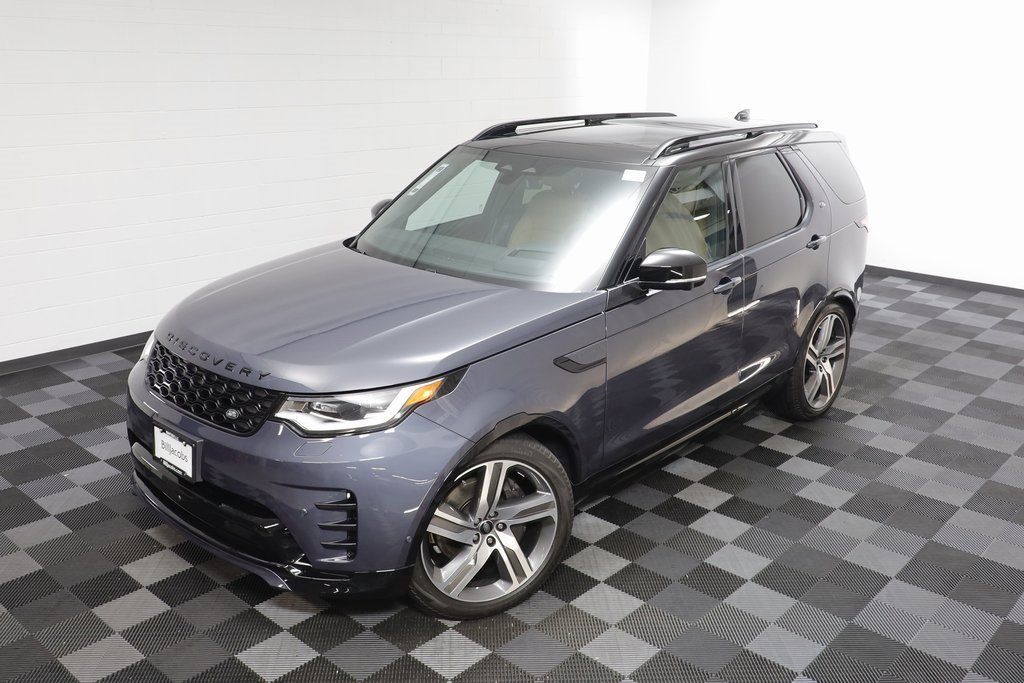 Used 2024 Land Rover Discovery Dynamic SE image 2