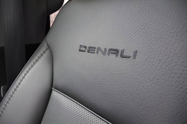 Used 2024 GMC Sierra 2500 Denali w/ Technology Package AWD/4WD image 18