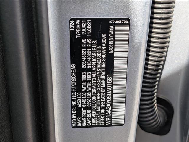 Used 2025 Porsche Cayenne image 25