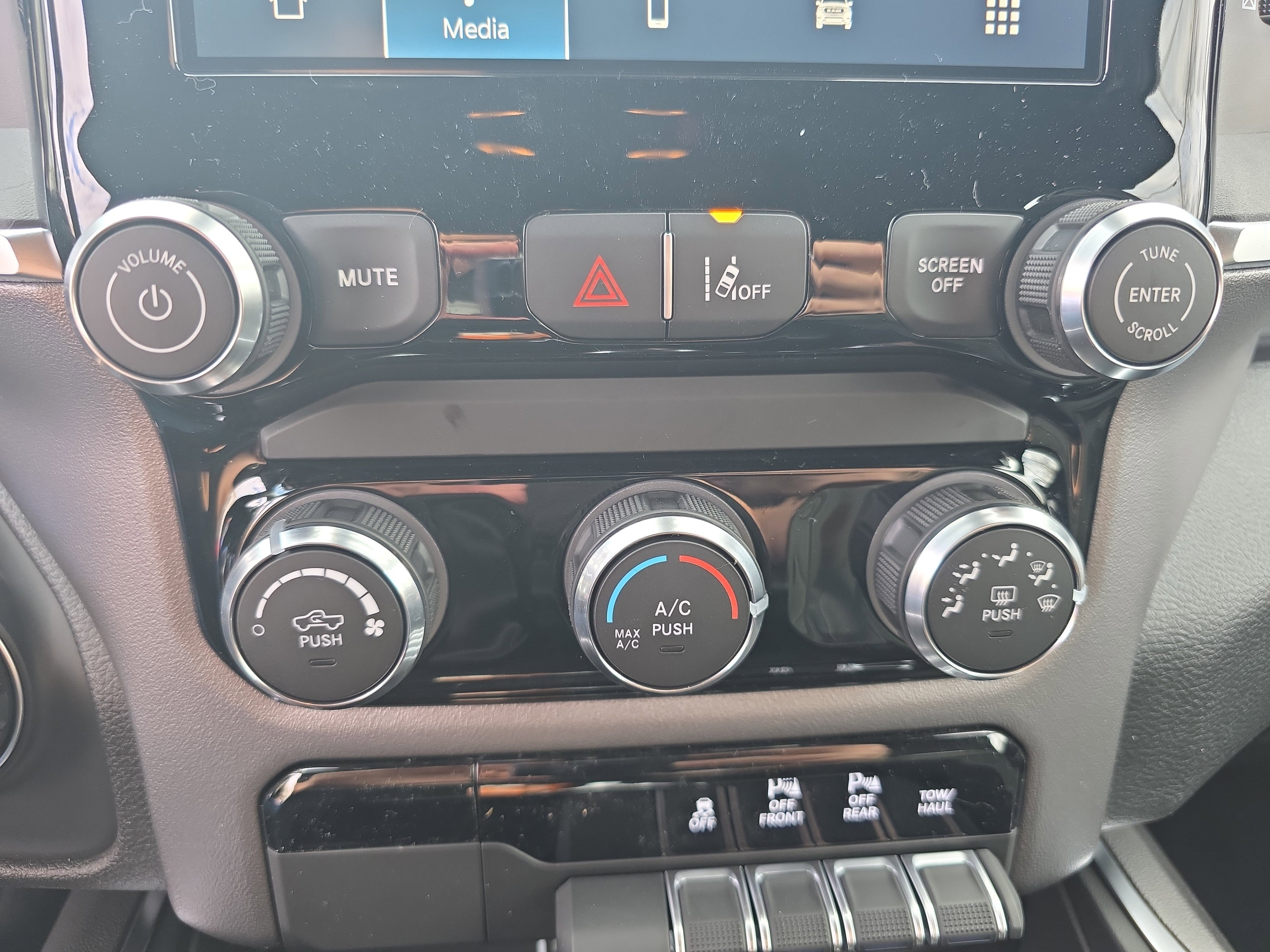 New 2026 RAM 1500 Express image 7