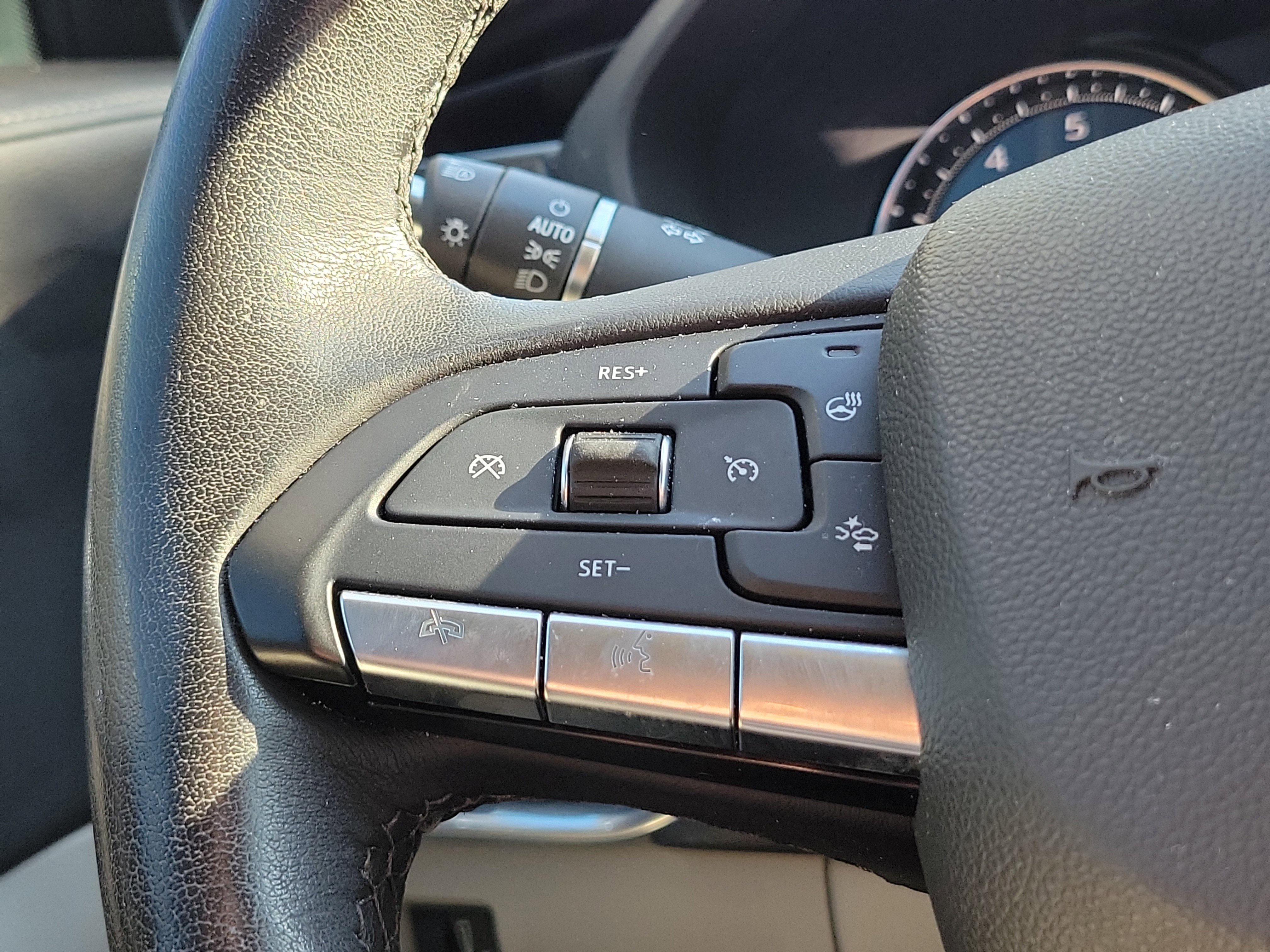 Used 2021 Cadillac XT4 Luxury w/ Driver Awareness Package image 28