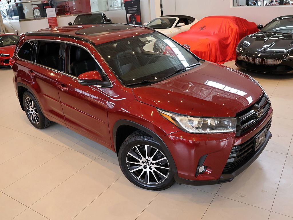 Used 2018 Toyota Highlander SE w/ Protection Package #3 AWD/4WD image 8