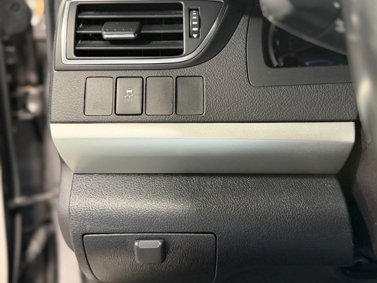 Used 2017 Toyota Camry SE w/ Moonroof Package image 23