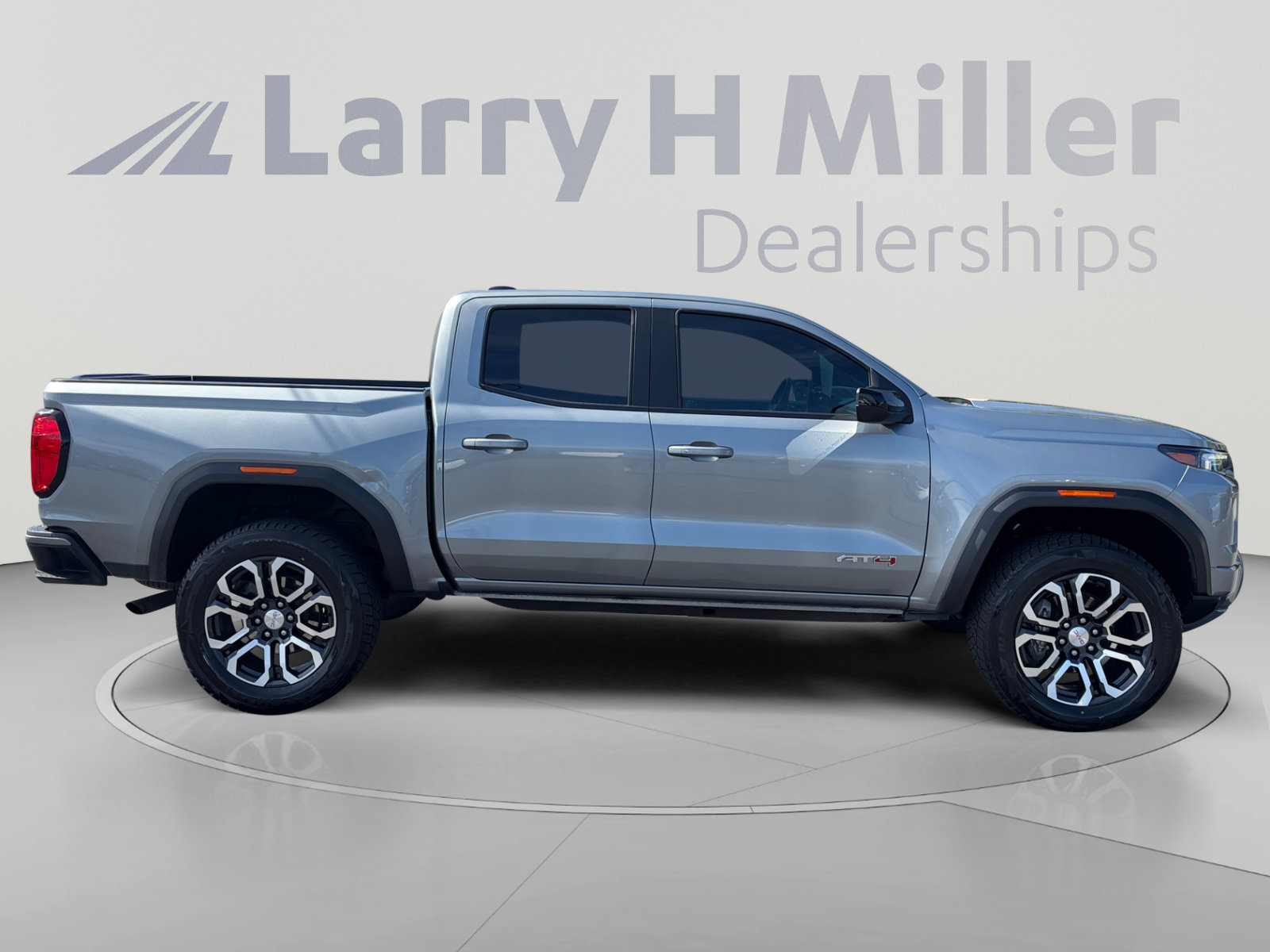 Used 2023 GMC Canyon AT4 w/ LPO, Skid Plate Package AWD/4WD image 6