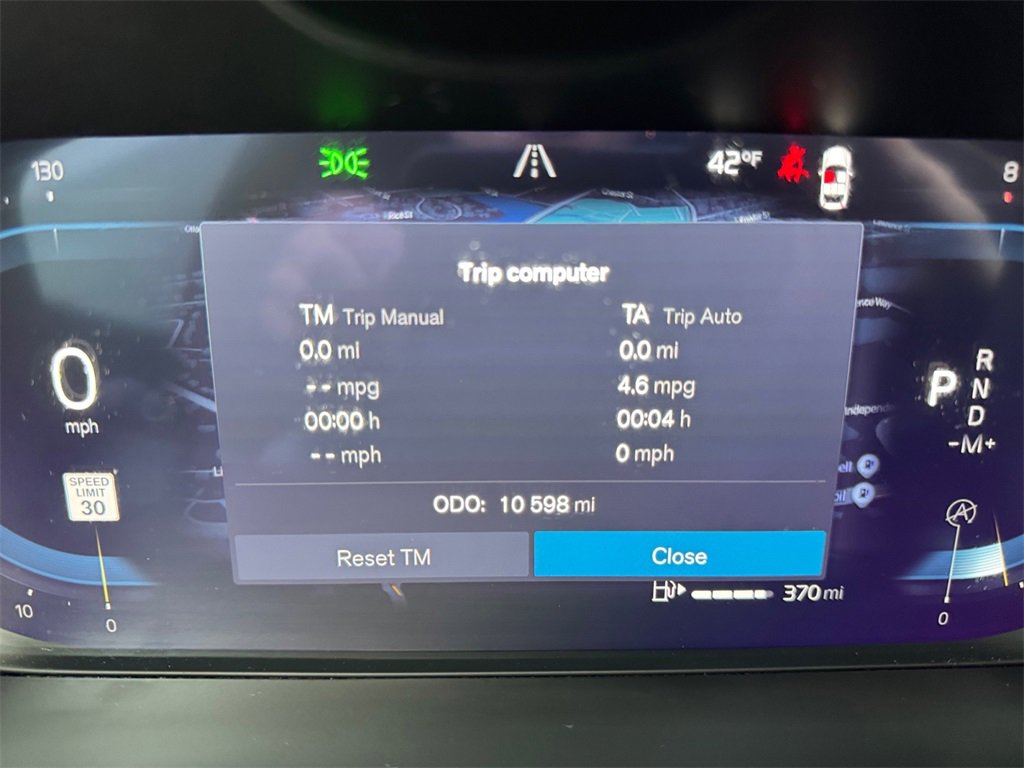 Certified 2025 Volvo XC60 B5 Core image 24