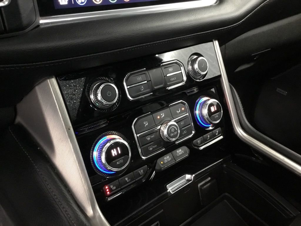 Used 2021 GMC Yukon Denali w/ Denali Premium Package image 17