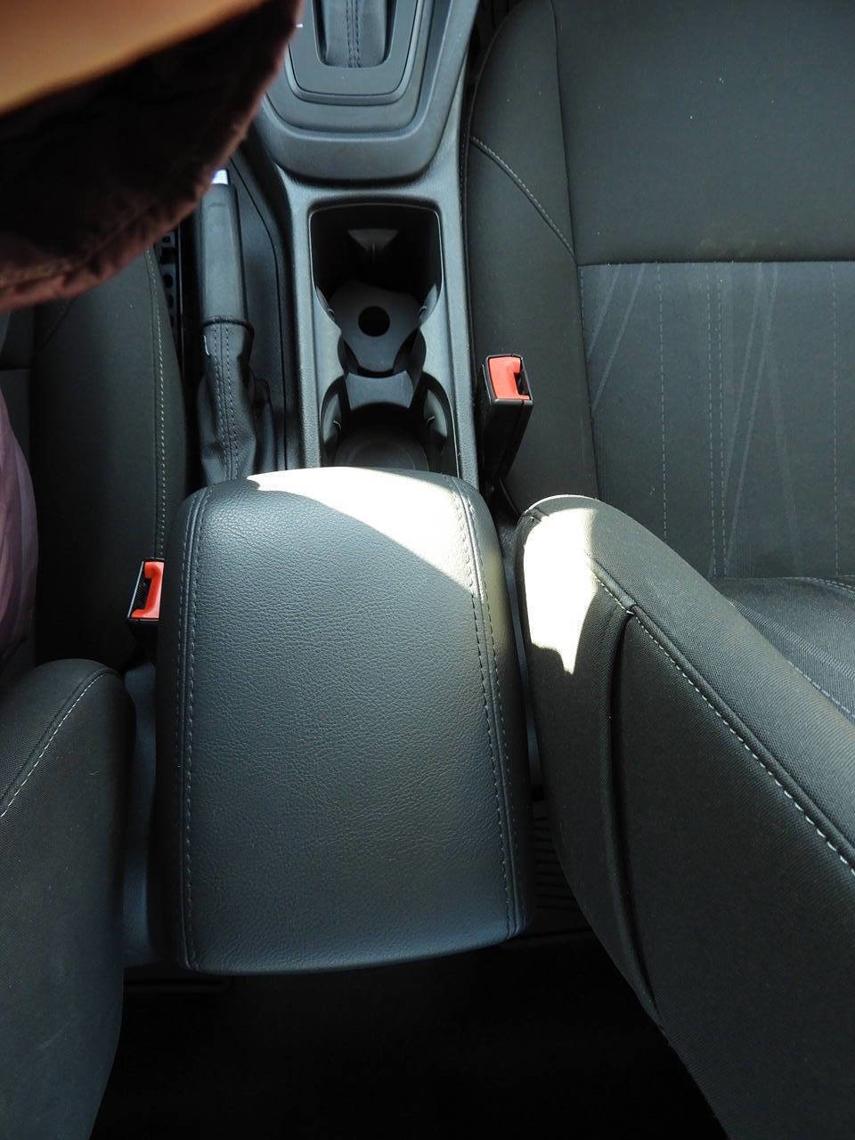 Used 2015 Ford Focus SE w/ SE Cold Weather Package image 37