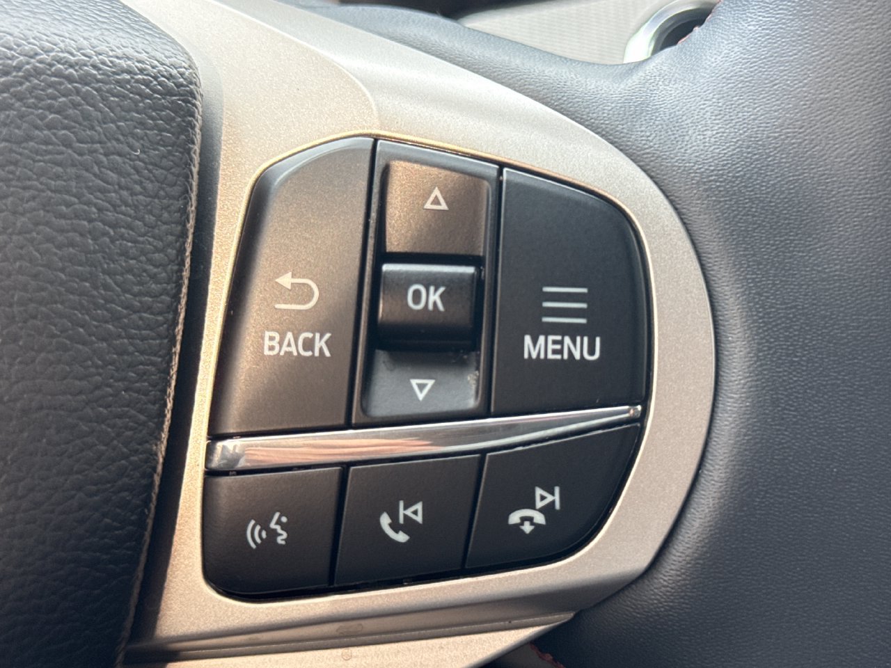 Used 2026 Ford Explorer Active w/ Active Comfort Package AWD/4WD image 27