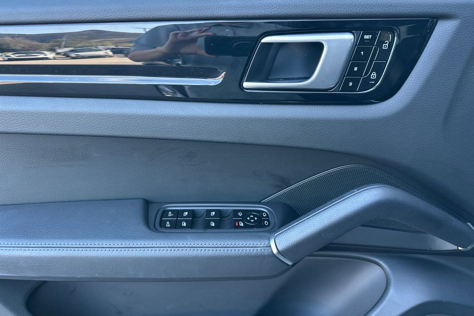 Used 2021 Porsche Cayenne image 12