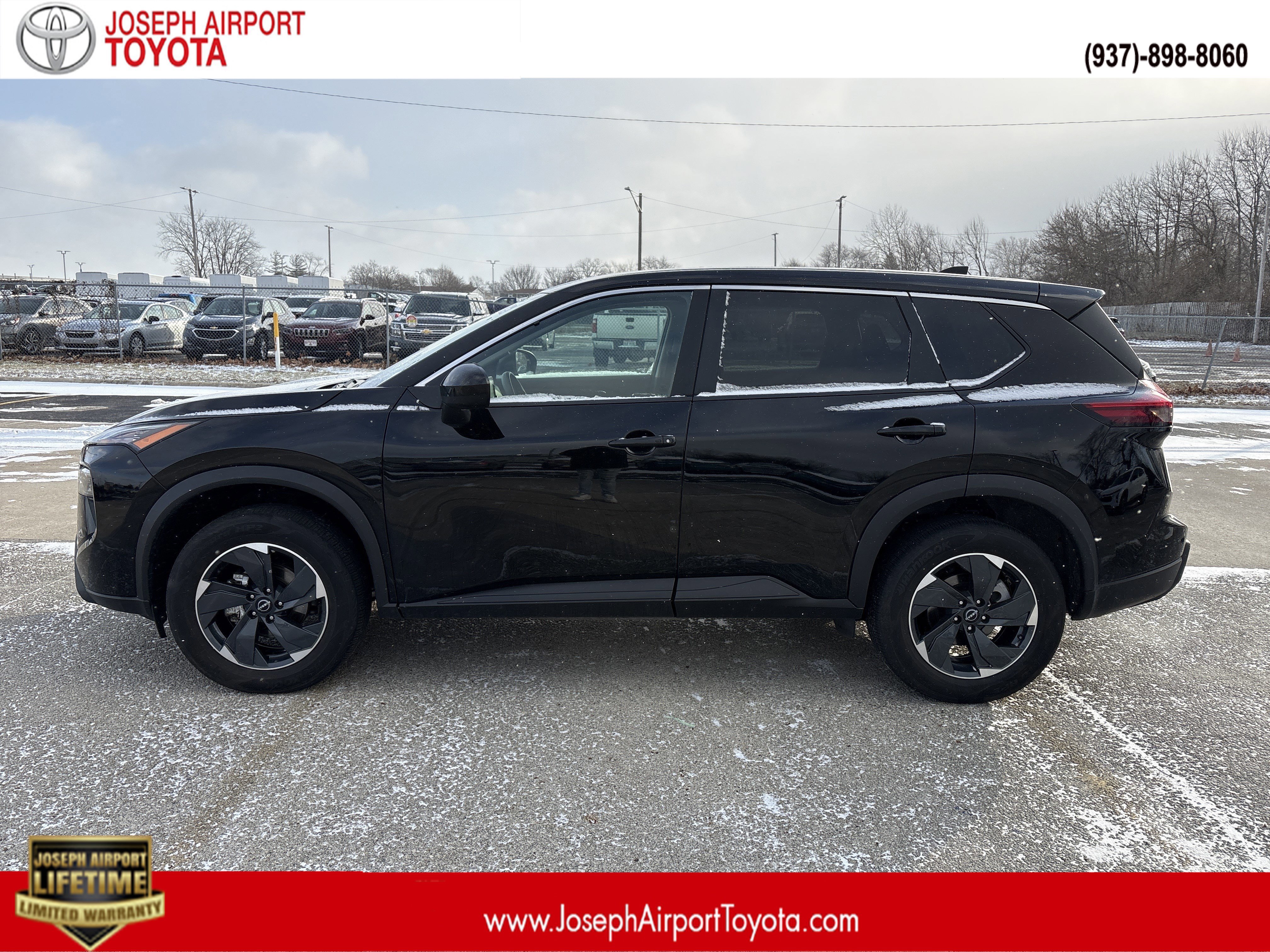 Used 2024 Nissan Rogue SV