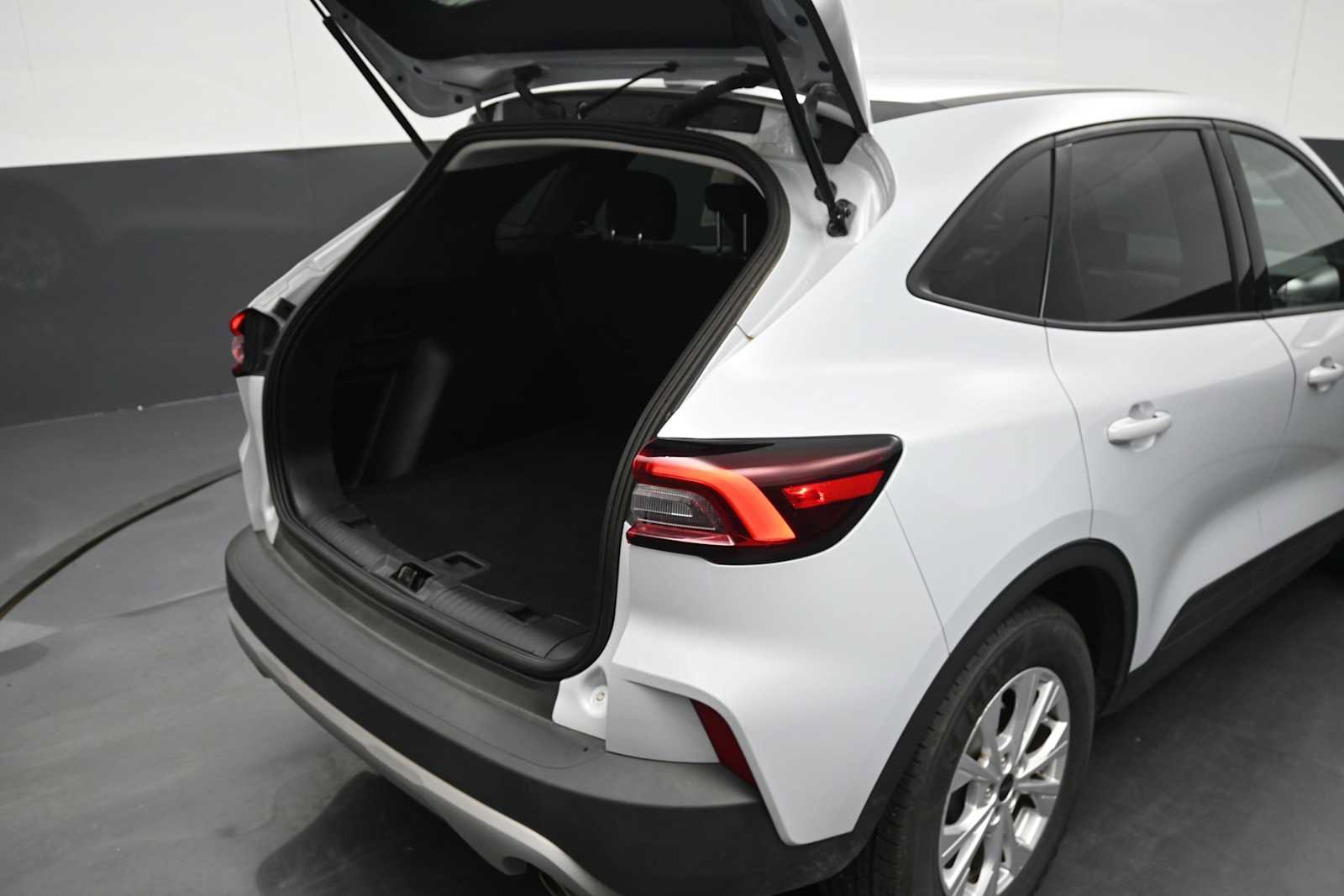 Certified 2025 Ford Escape Active w/ Cold Weather Package FWD image 25