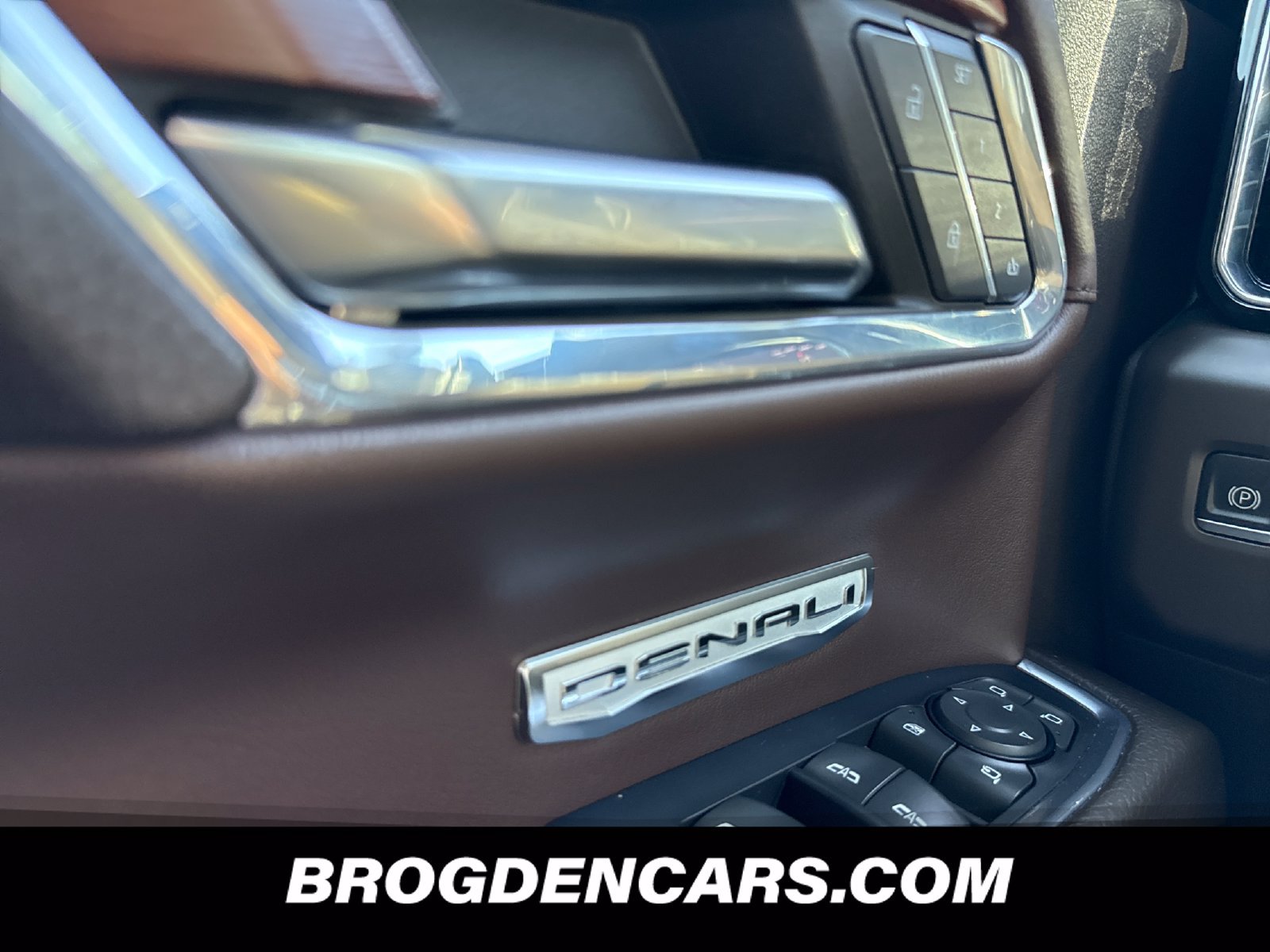 Used 2023 GMC Sierra 1500 Denali w/ Denali Reserve Package AWD/4WD image 8