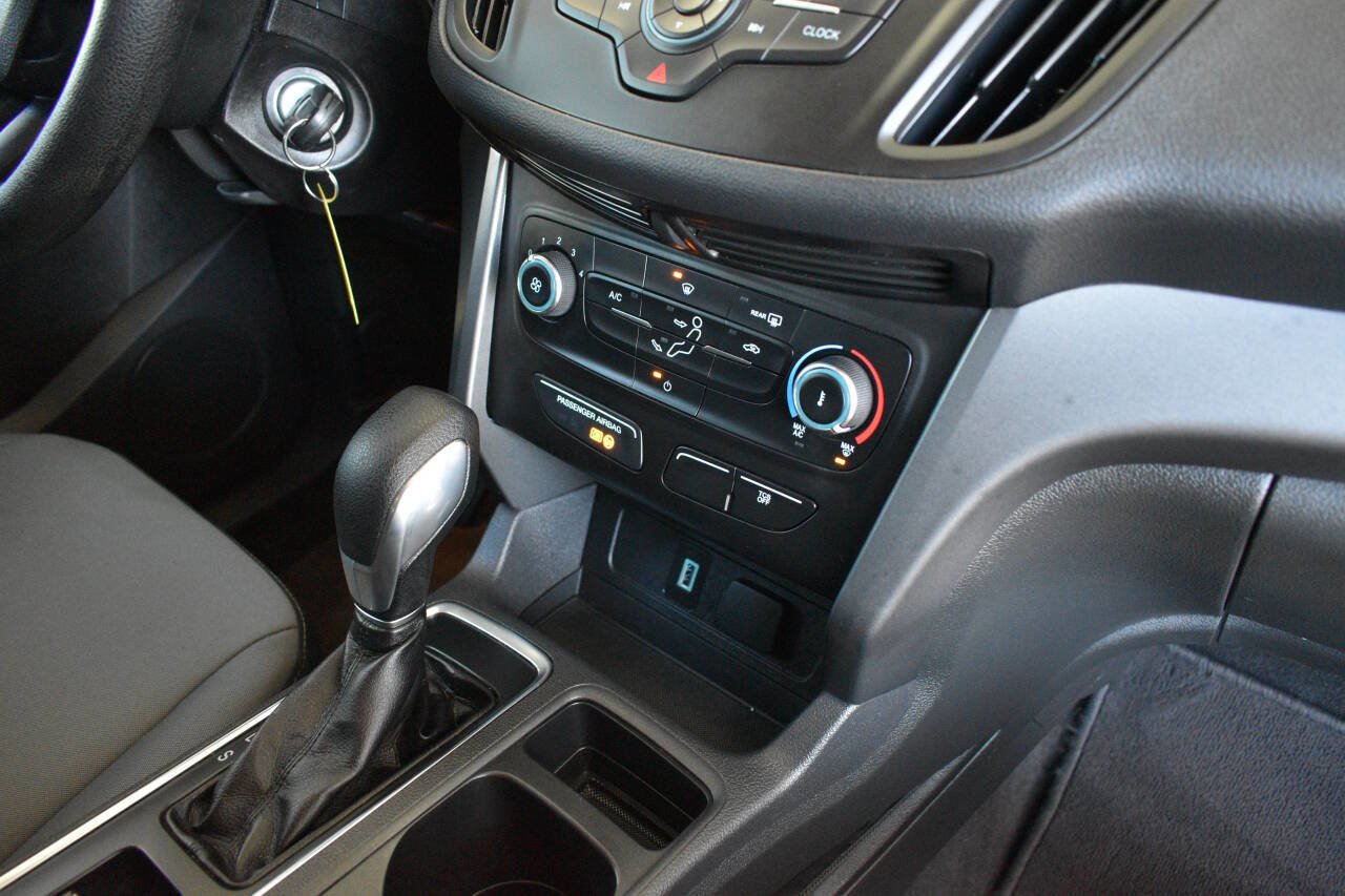 Used 2019 Ford Escape S image 23