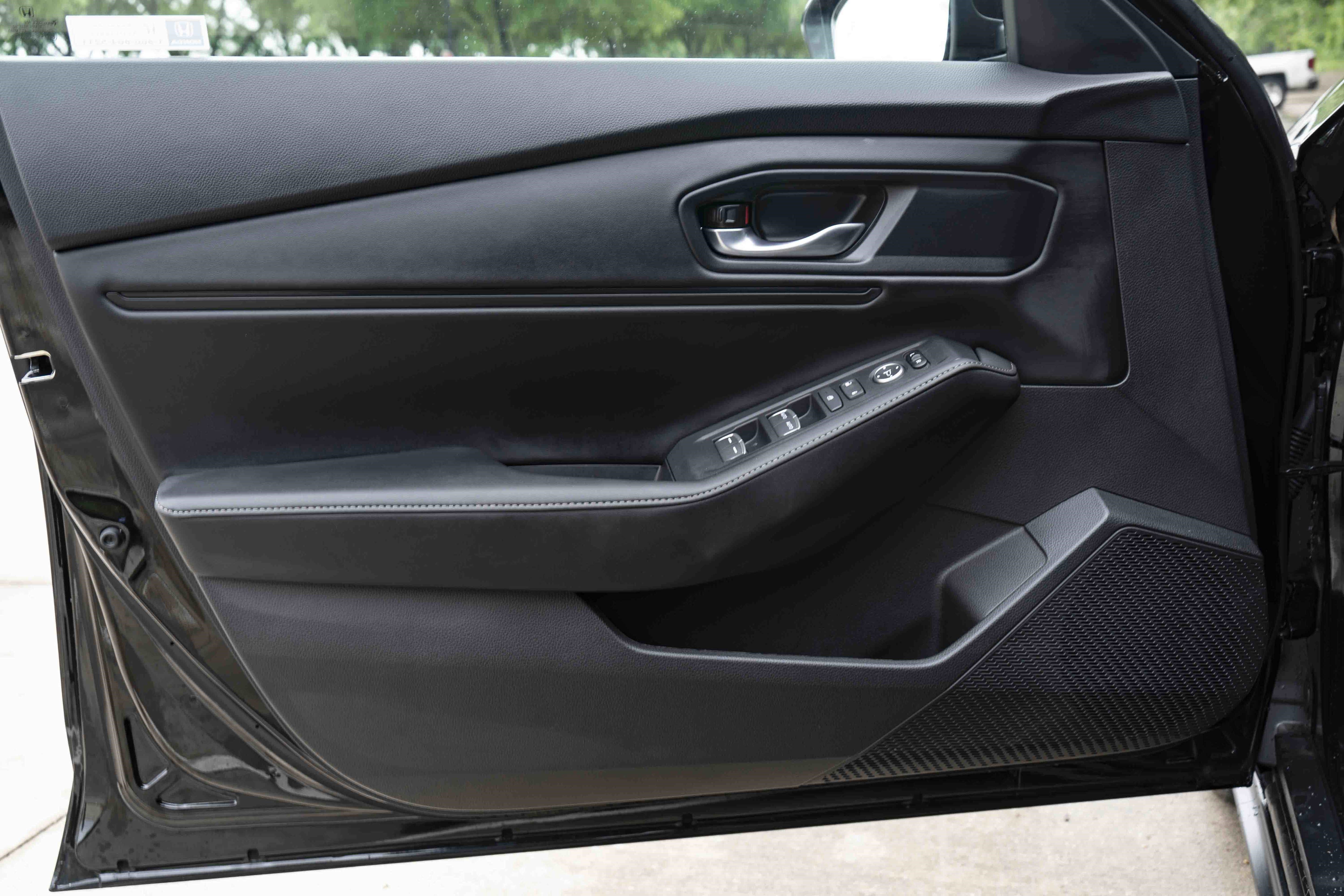 Used 2025 Honda Accord Sport image 37