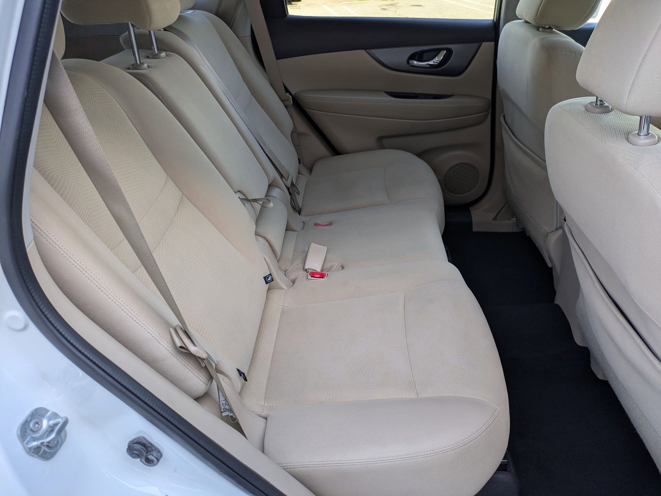 Used 2016 Nissan Rogue SV w/ SV Premium Package image 26