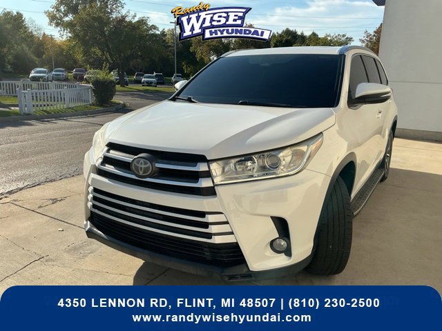 Used 2019 Toyota Highlander XLE FWD image 7