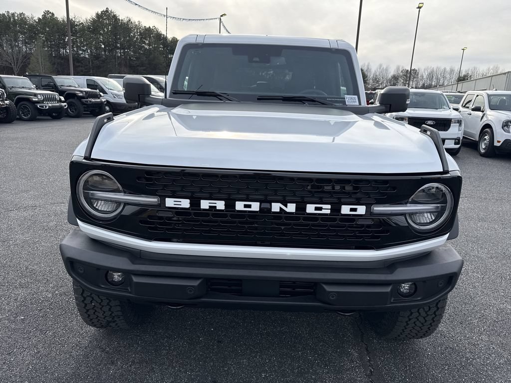 New 2025 Ford Bronco Outer Banks w/ Sasquatch Package AWD/4WD video 2