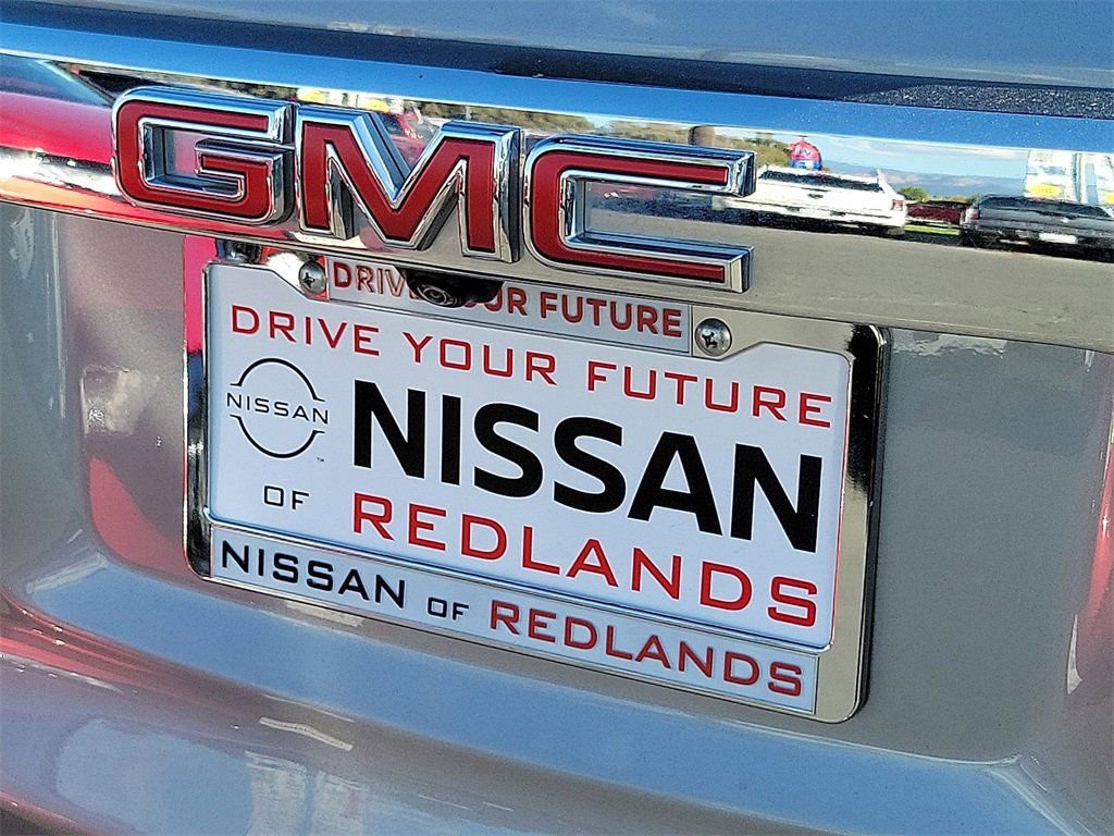 Used 2023 GMC Acadia SLT image 27