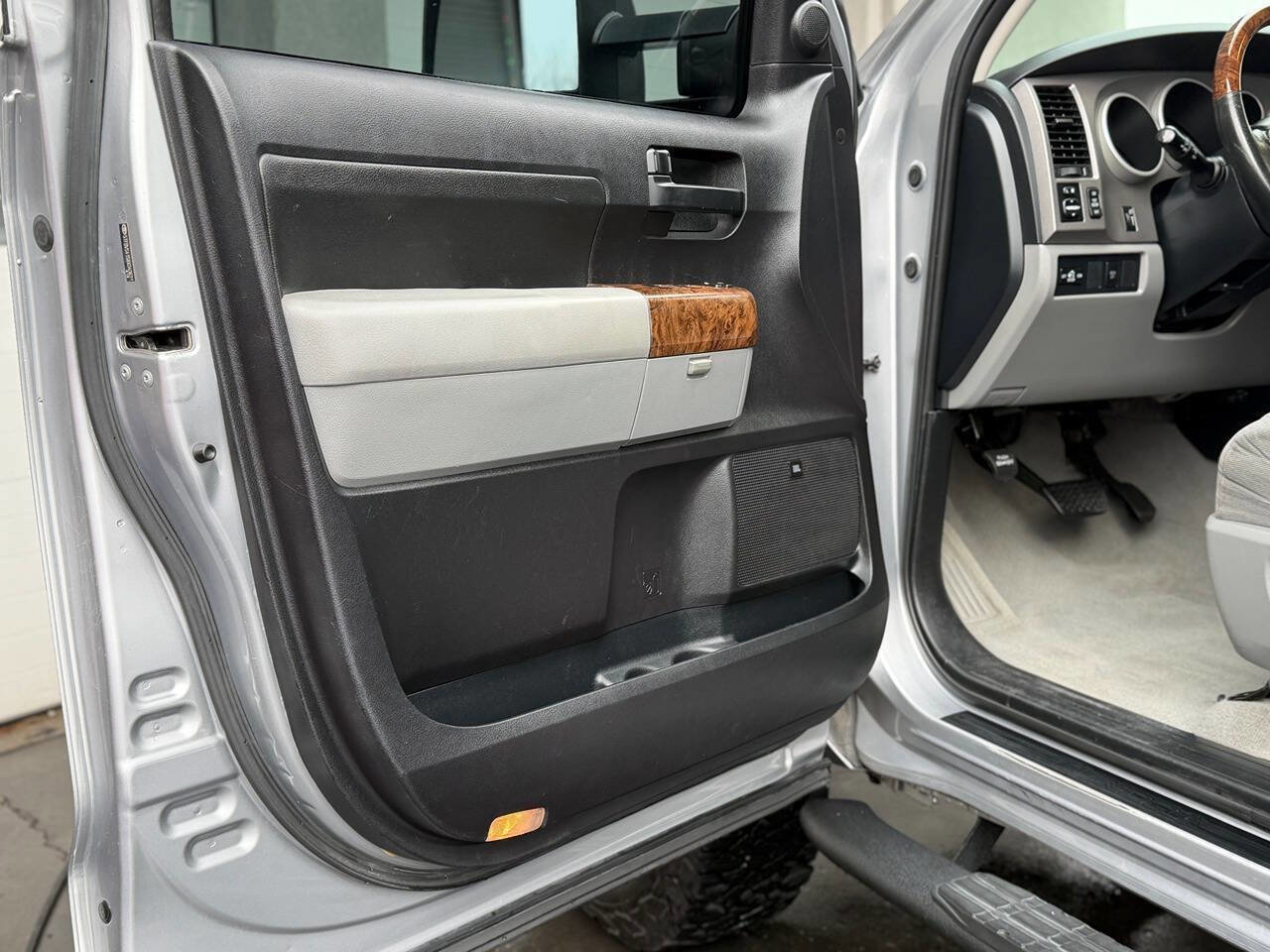 Used 2008 Toyota Tundra SR5 AWD/4WD image 3