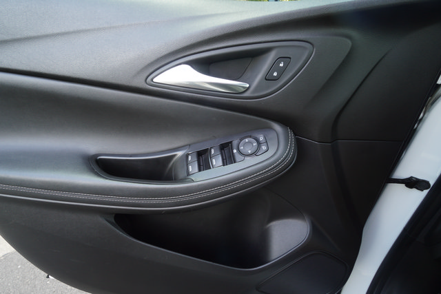 Used 2024 Buick Encore GX Sport Touring w/ Experience Buick Package FWD image 11