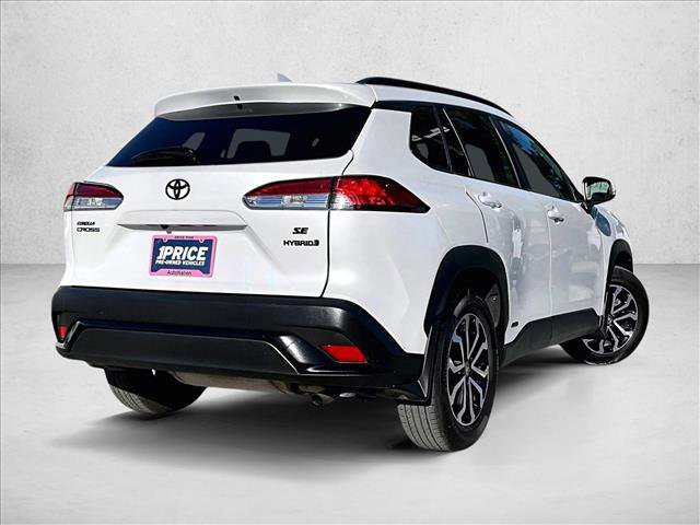 Used 2024 Toyota Corolla Cross SE image 2