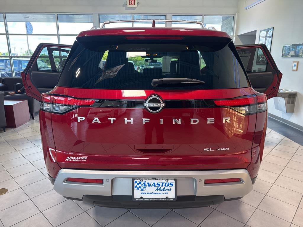 Used 2023 Nissan Pathfinder SL AWD/4WD image 10