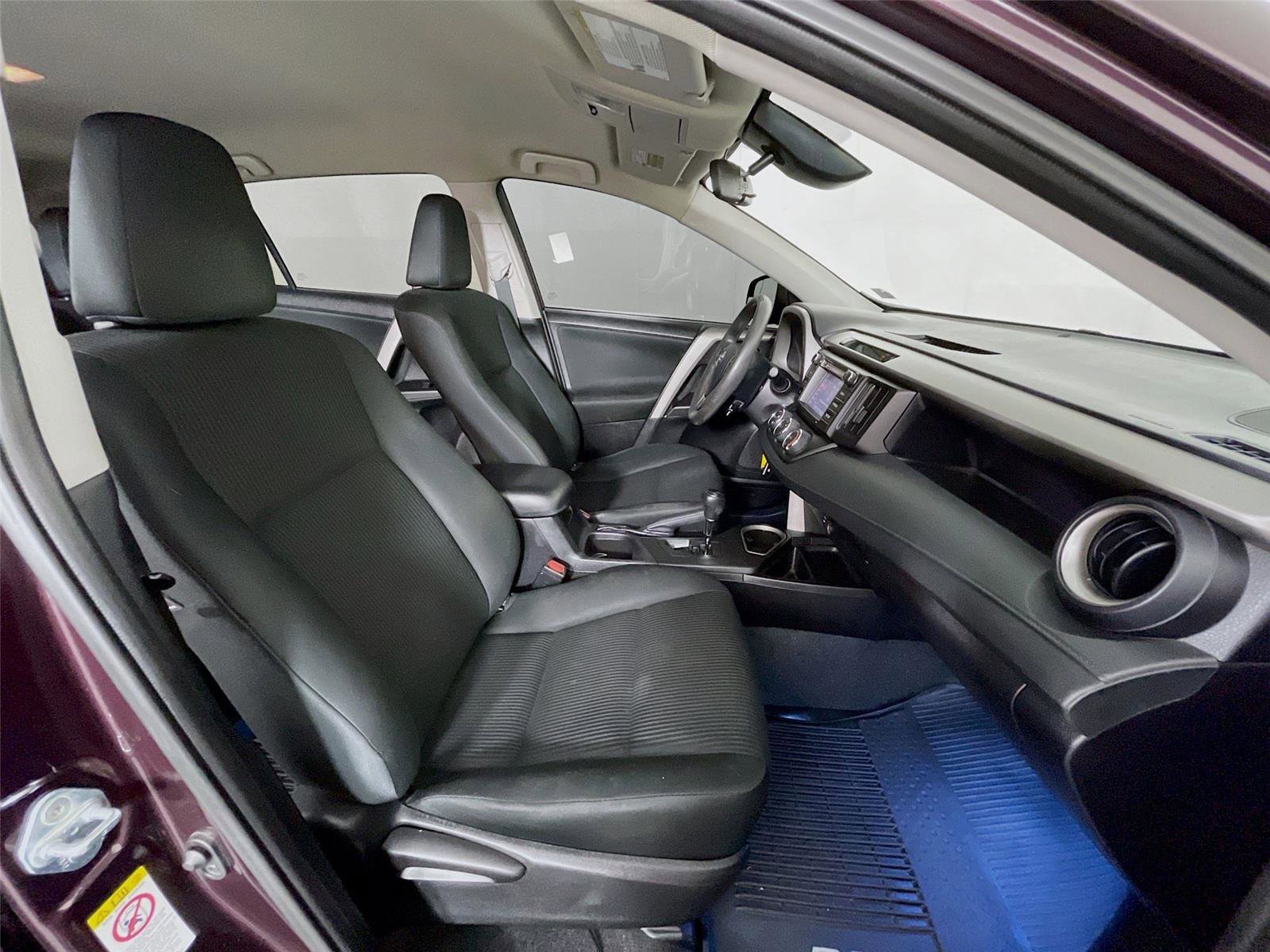 Used 2017 Toyota RAV4 LE image 29