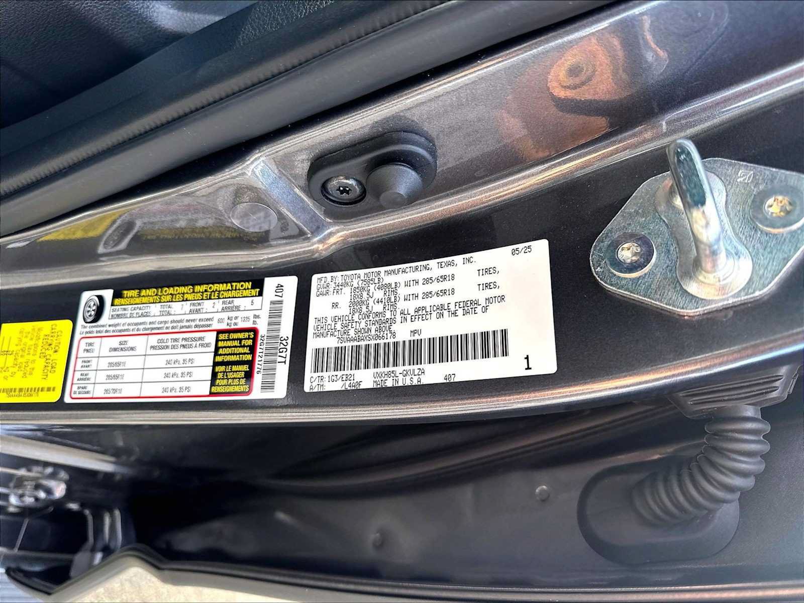 Used 2025 Toyota Sequoia TRD Pro w/ Tow Technology Package AWD/4WD image 32
