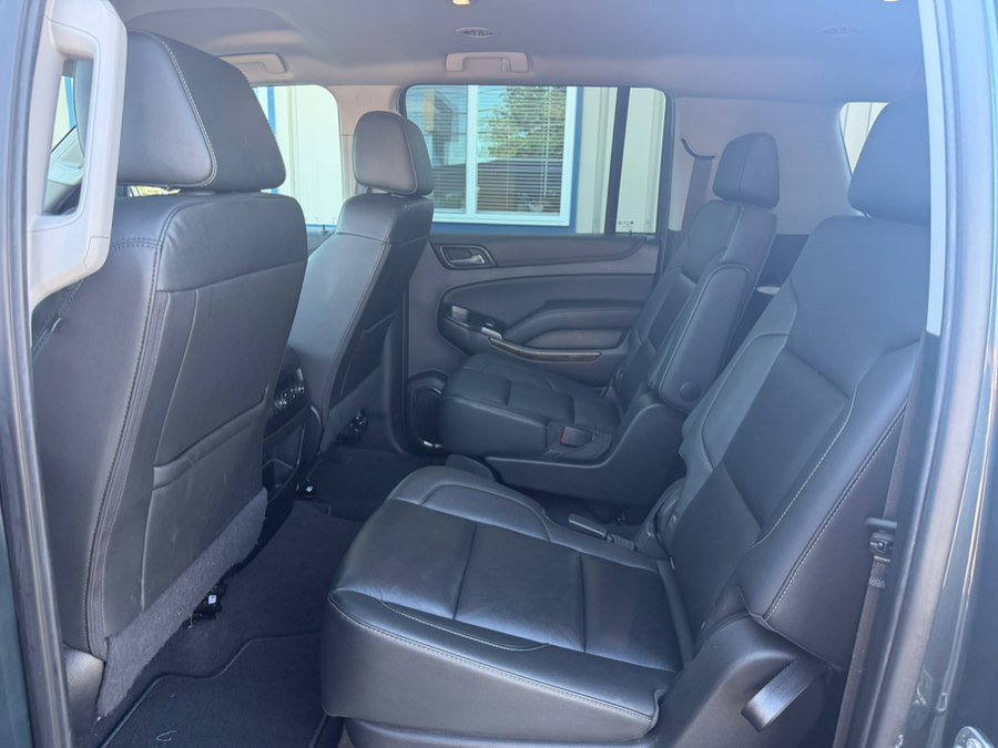 Used 2020 Chevrolet Suburban LT w/ Luxury Package AWD/4WD image 20