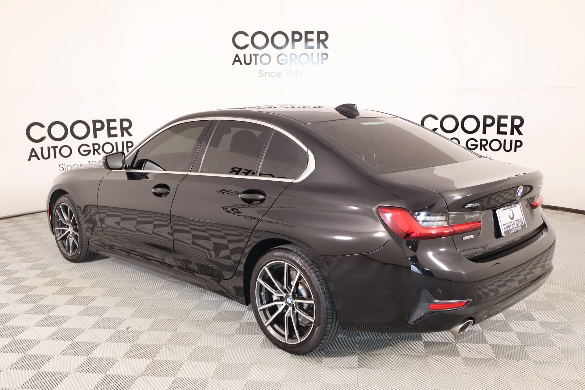 Used 2019 BMW 330i xDrive Sedan w/ Driving Assistance Package AWD/4WD image 24
