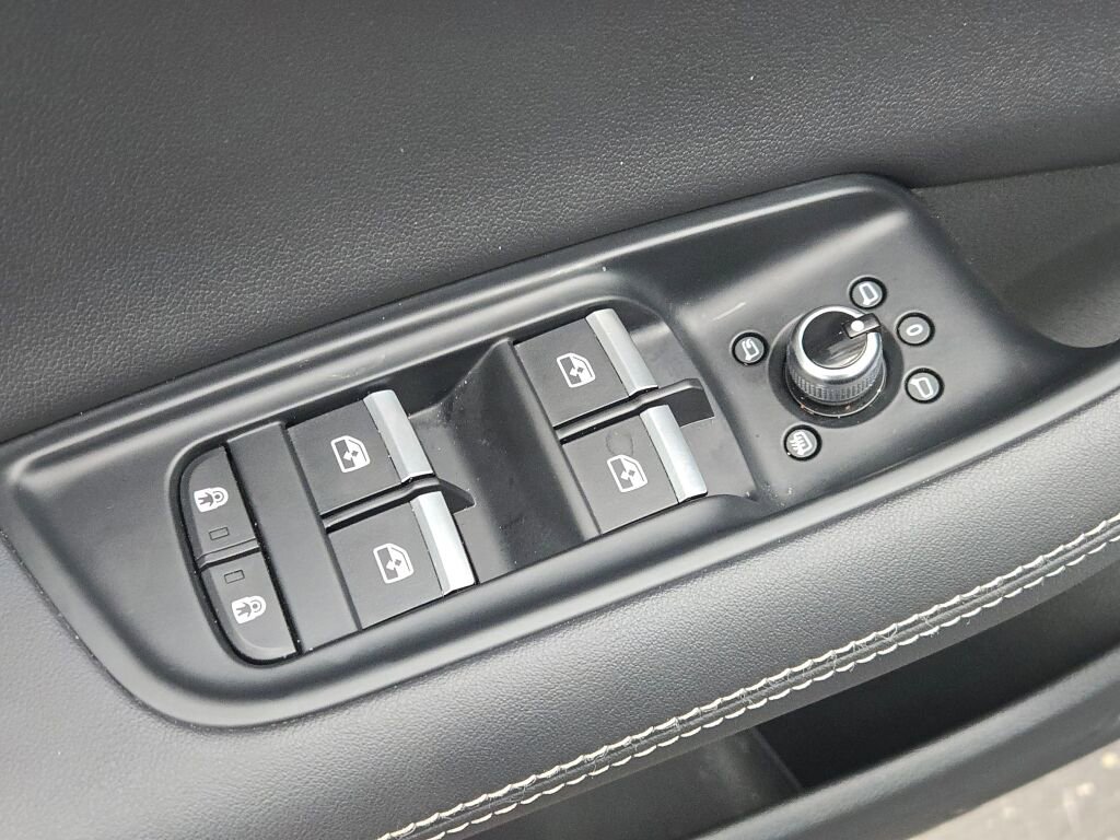 Used 2025 Audi Q7 3.0T Premium Plus image 21