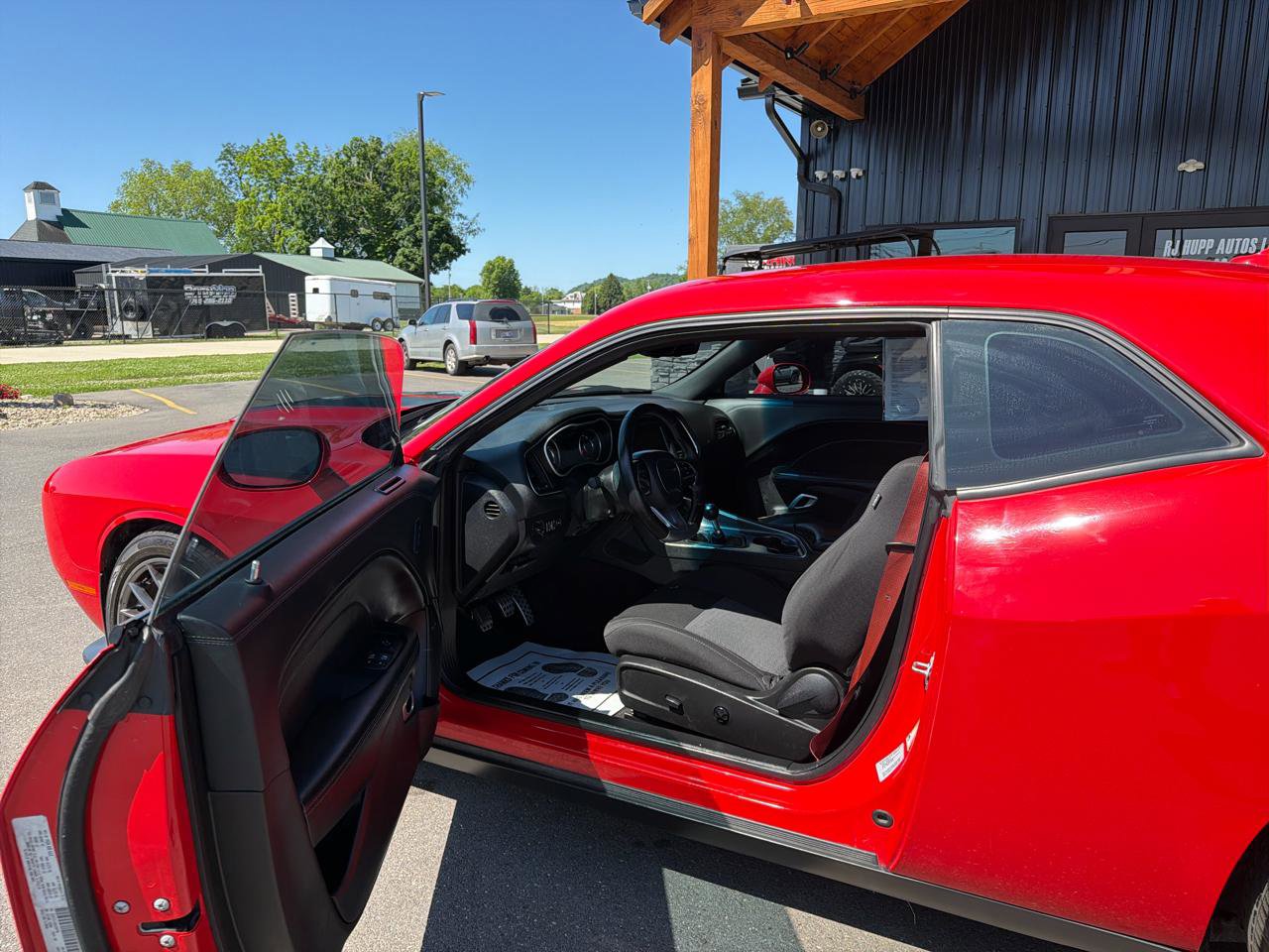 Used 2016 Dodge Challenger SRT w/ Technology Group RWD image 7